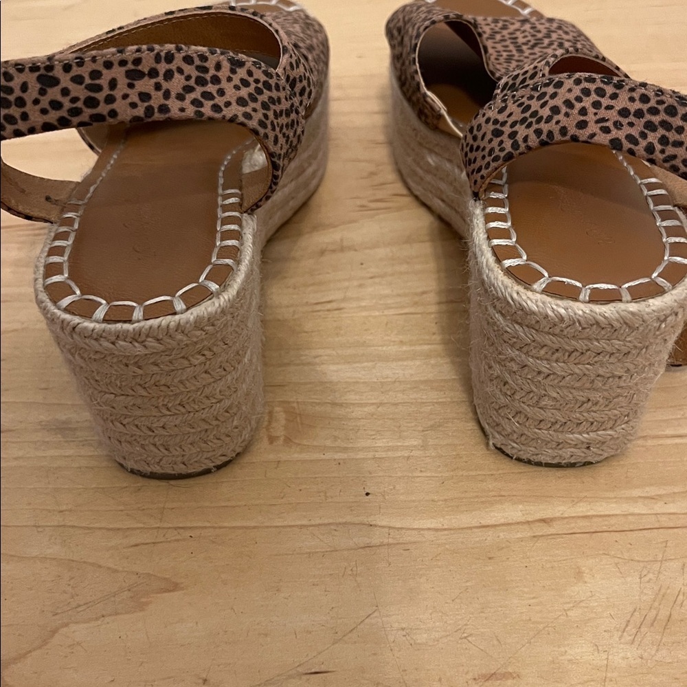 Universal Thread Tan Leopard Sandals - Picture 4 of 6